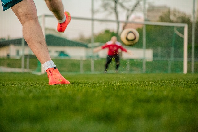 Projeto de Academia com Campo de Futebol de Grama